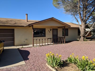 4924 N Spring Dr