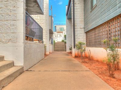 915 NW 7th St APT 105