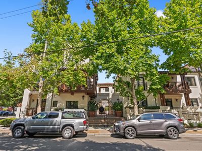 244 View St