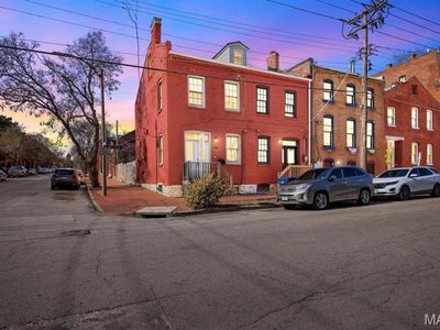 1929 S 9th St