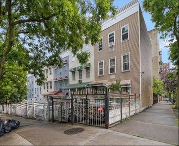 130 W 175th St