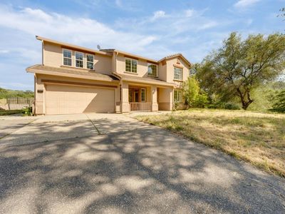 15051 Amberley Ln