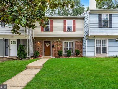 2527 Robinson Pl