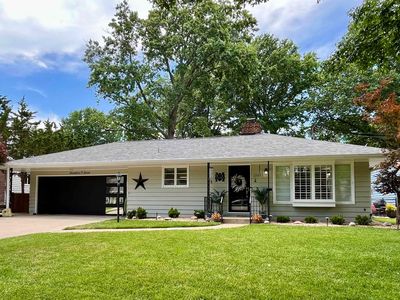 Property at 1707 SW Pembroke Ln, Topeka, KS