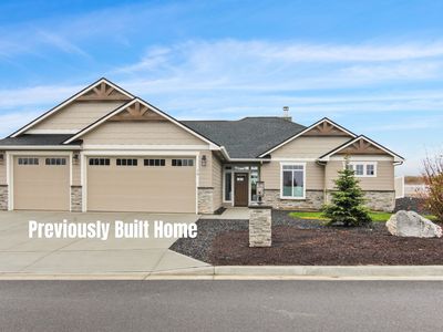 44 E Center Ln