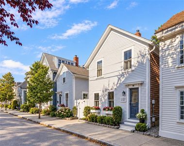 19 3rd St