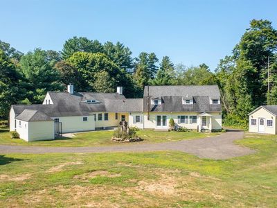 1530 Hartford Pike