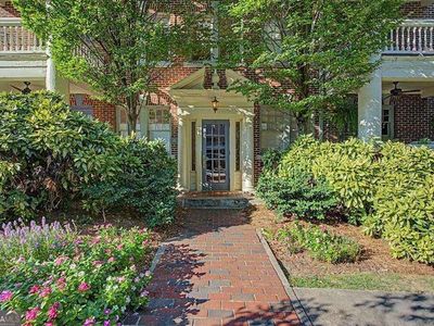 2 Collier Rd NW APT 3