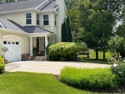 15 Austringer Ct #15