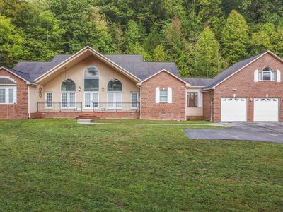 799 Twin Hills Ln