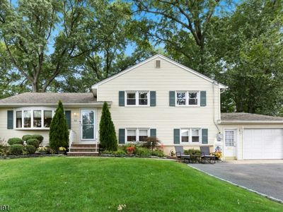 52 GRAND STREET