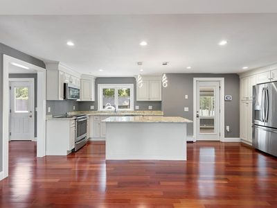 90 Strawberry Ln