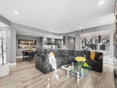 615 Mc Gill Park Ave NE