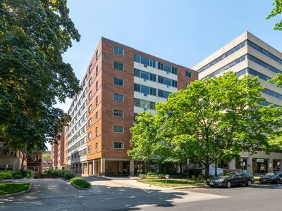 1516 Hinman Ave APT 810