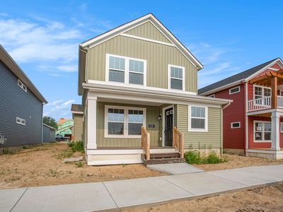 The Poppy Plan, Town Square