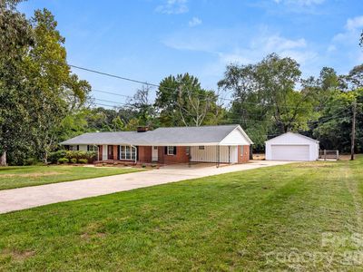 1103 W Elm St
