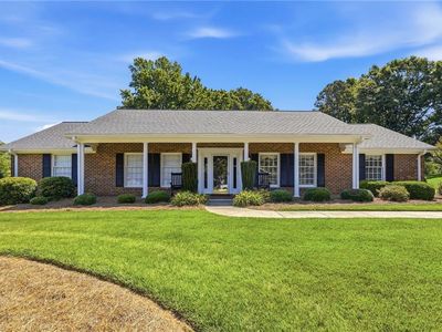 1075 Foothills Dr