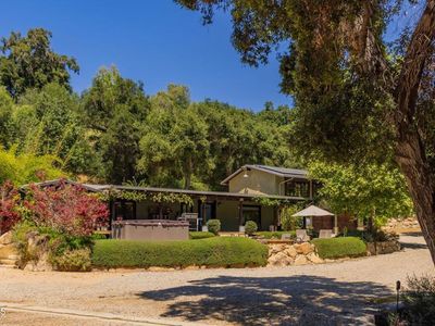1205 Country Club Dr