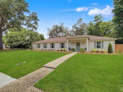 4616 Baywoods Dr
