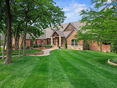 2545 Crestwood Dr