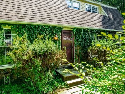 Property at 5 Pepper Ln, Succasunna, NJ