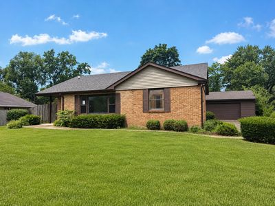 2130 Hawthorne Ln