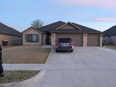 744 E 139th Pl