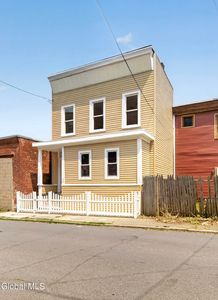 52 Sargent Street