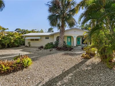 3757 Tropical Point Dr