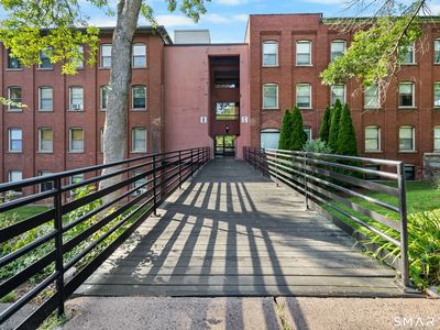 222 Williams Street East #121