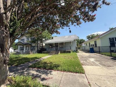 207 Hammond Ave