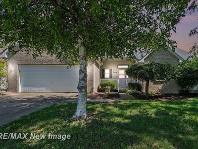 Property at 4439 W Edge Way, Grand Blanc, MI