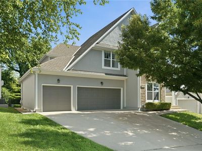 1950 W Forest St
