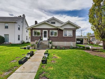 219 S 8th Ave