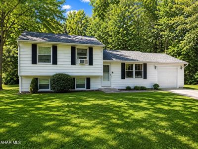 7252 Admiral Peary Hwy