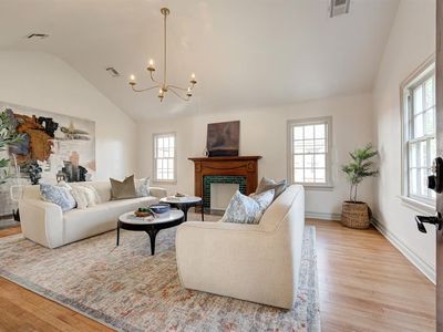 2324 NW 28th St