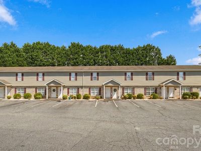102 King Henry Ln