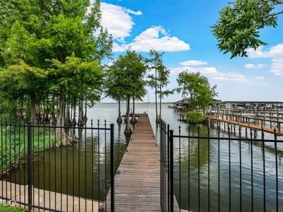 5705 Lakefront Dr