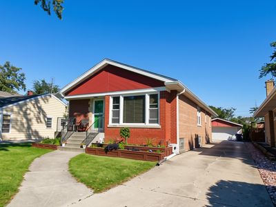 Property at 9341 S Menard Ave, Oak Lawn, IL