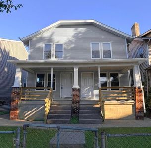1074 E 15th Ave
