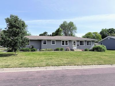 503 Elmwood Dr
