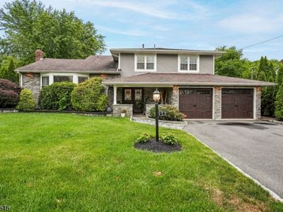 26 Mohawk Dr