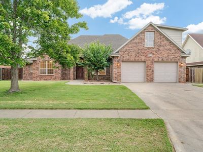 4334 E Oakmont Dr