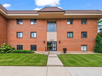 2335 S Main St APT 3A