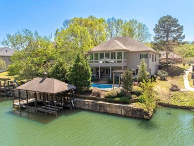 104 Four Oaks Ln