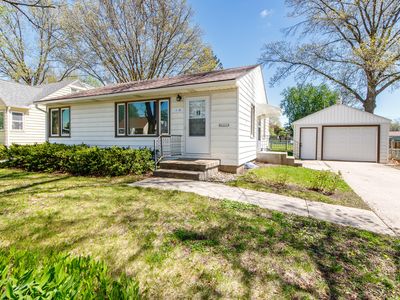 1610 Douglas Ave