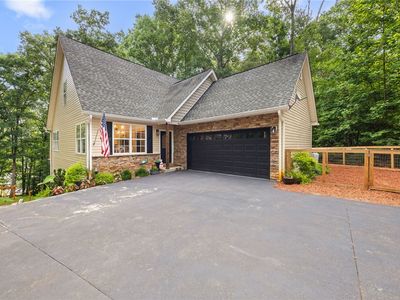 104 Benjamin Dr