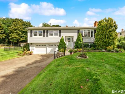 18 Sharon Drive