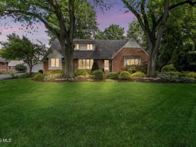7 Parkwood Dr