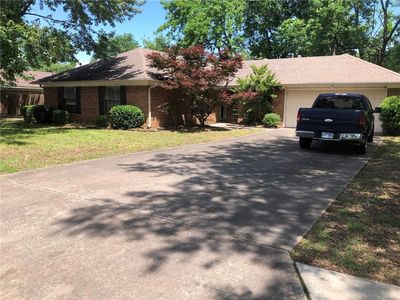 706 Hickory Hollow Ln